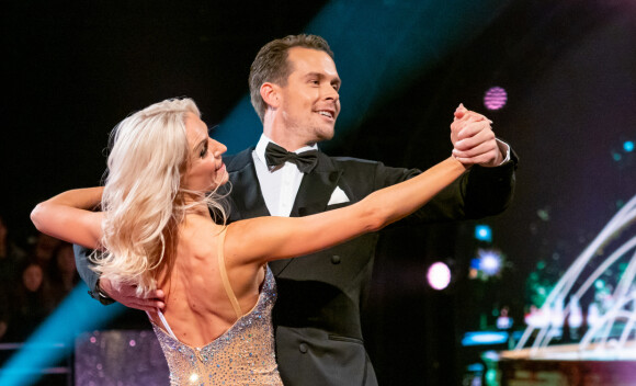 WOW: Quickstepen til Aleksander og Nadya falt i god jord hos dommerne. Foto: NTB scanpix / TV 2 WOW: Quickstepen til Aleksander og Nadya falt i god jord hos dommerne. Foto: NTB scanpix / TV 2